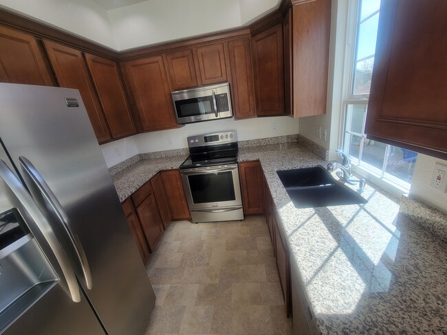 Kitchen - 2908 W Long Cir