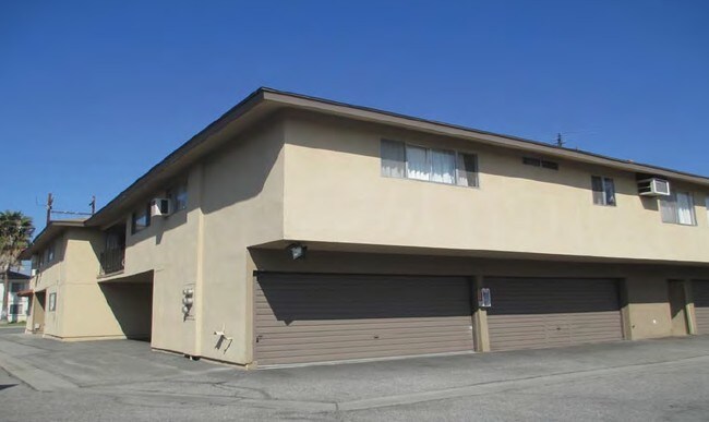 Building Photo - Villa Maria