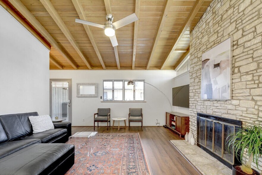 Building Photo - 1813 Dexter St