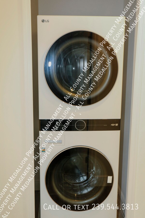 Building Photo - 915 Graystone Ave