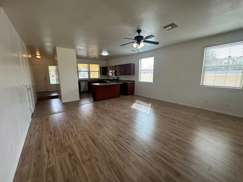 Building Photo - 1428 S Terrace Rd