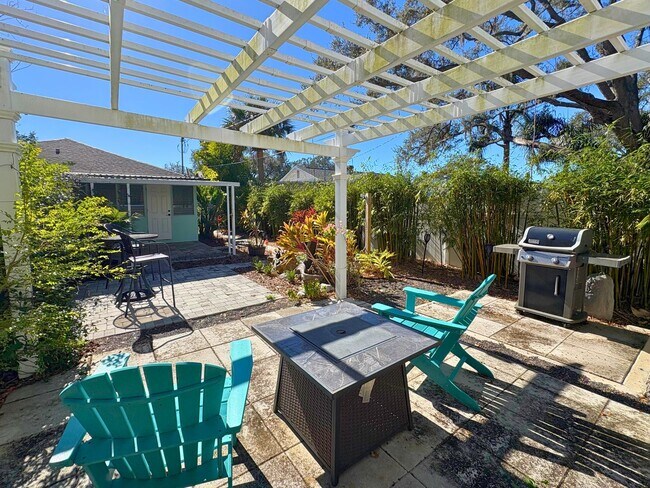 Building Photo - 536 Roanoke St