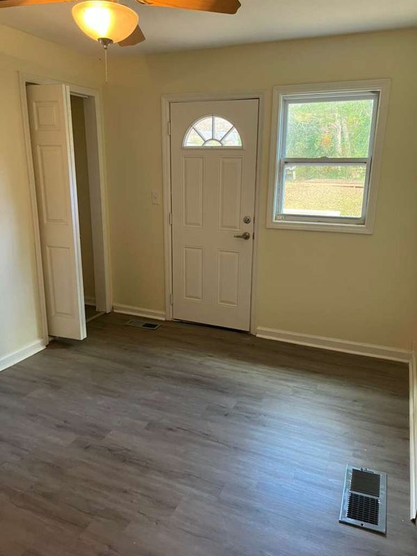 Building Photo - 2181 Gordon Cir