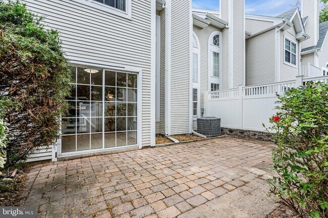 Building Photo - 206 Sandpiper Ct