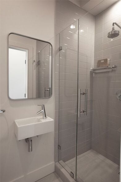 Building Photo - 3512 Mt Vernon St