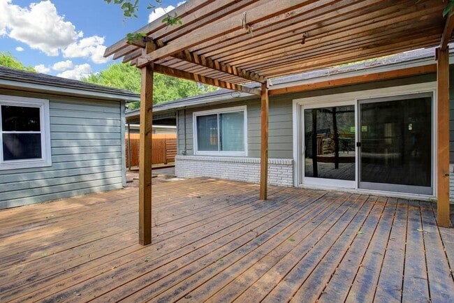 Building Photo - 4415 Merwin St