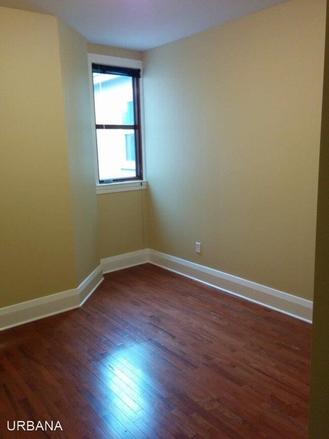 Building Photo - 227 W Breckinridge St