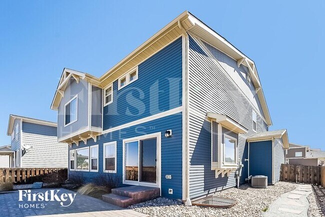 Building Photo - 10593 Racine St