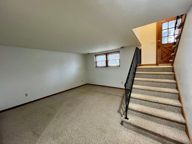 Building Photo - 811-813 W Adler Rd