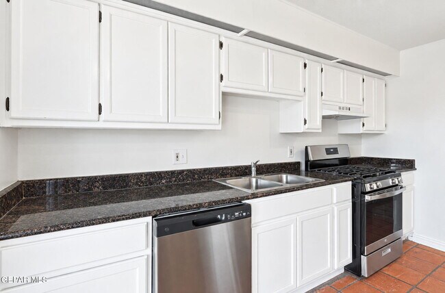 Building Photo - 201 Mulberry Ave