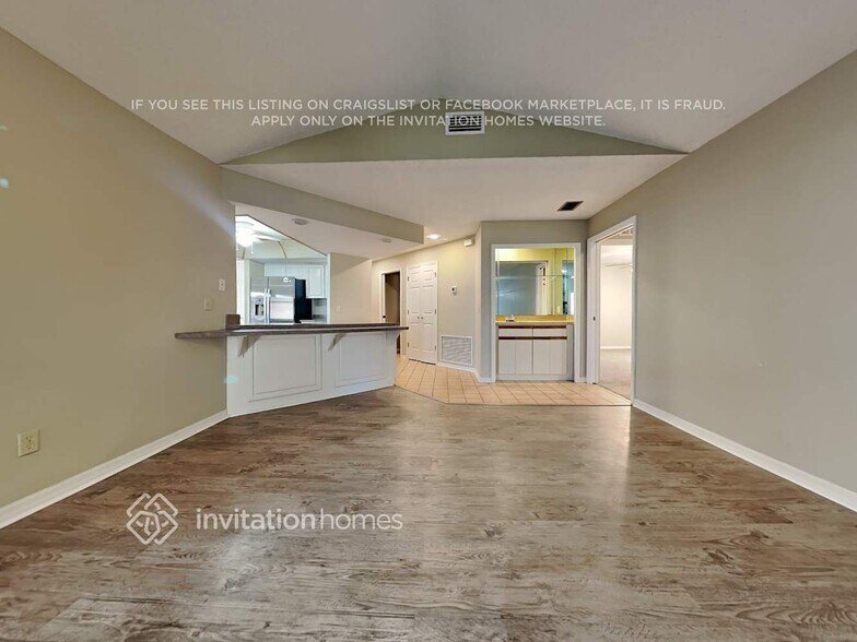 Building Photo - 9305 Pebble Creek Dr