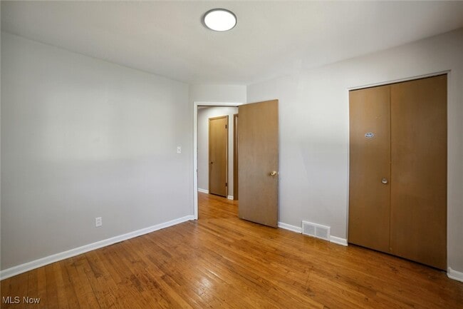 Building Photo - 5440 E 141st St