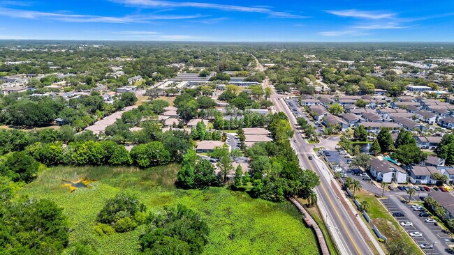 Building Photo - 2028 Villa Sites Dr