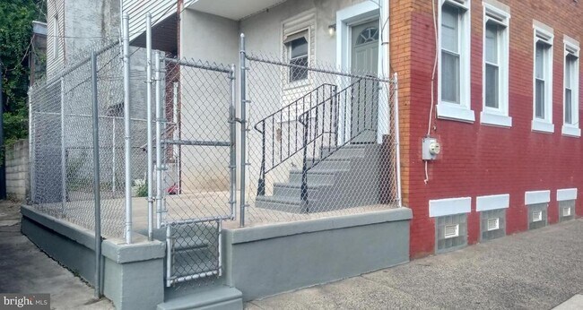 Building Photo - 5000 Reno St