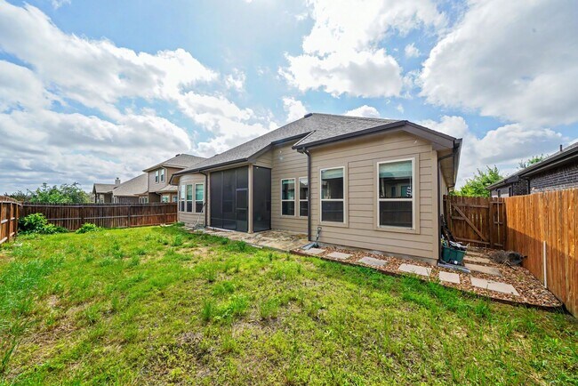 Building Photo - Stunning 4BR Home with 3-Car Garage in Turning Stone - Realtor Commission: $750