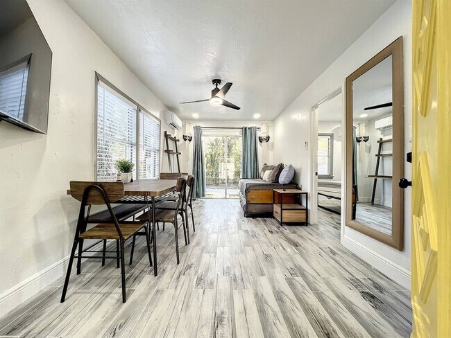 Building Photo - 2317 Homeland St