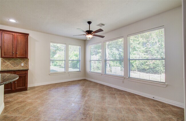 Building Photo - 7814 Heron Lakes Dr
