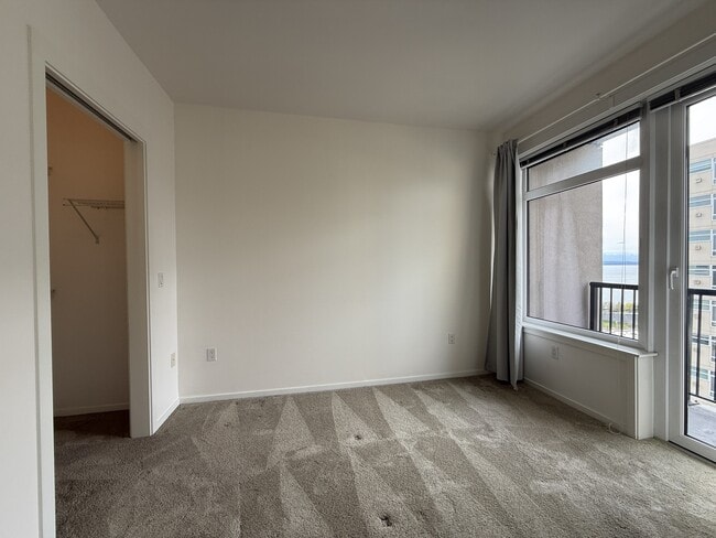 Building Photo - 2721 1st Ave