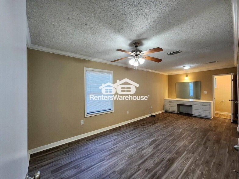 Building Photo - 1013 14th Ave N