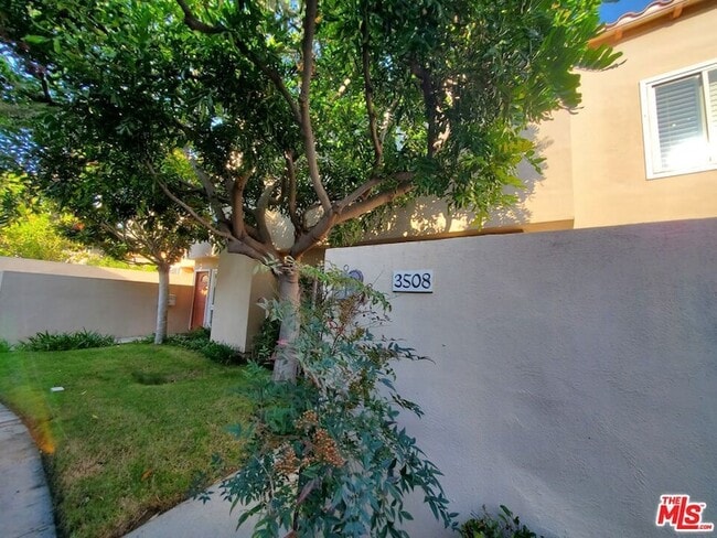 Building Photo - 3508 Del Amo Blvd