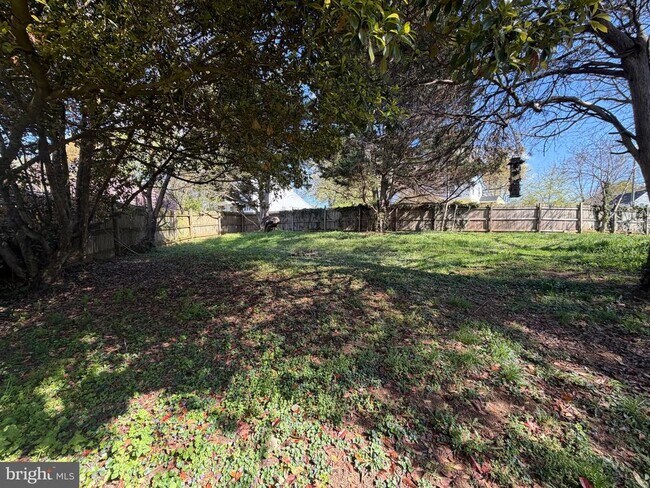 Building Photo - 5014 Delaware St