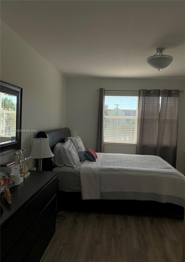 Building Photo - 8660 SW 212th St