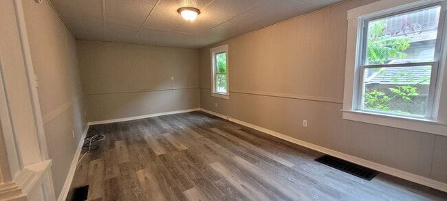 Building Photo - 3 bedroom 1 bathroom home in Brownstown/Leola