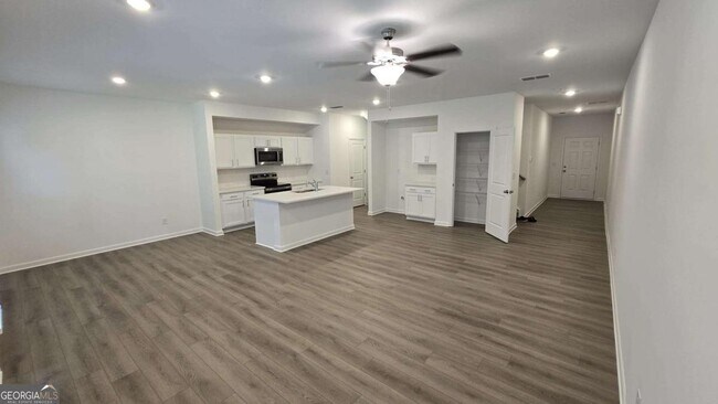 Building Photo - 5399 Allegro Ln