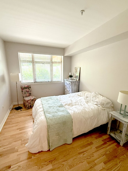 Building Photo - 2700 E Cherry Creek S Dr