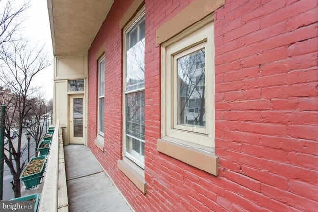 Building Photo - 1100 Spruce St