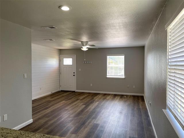 Building Photo - 817 Kingdom Cir