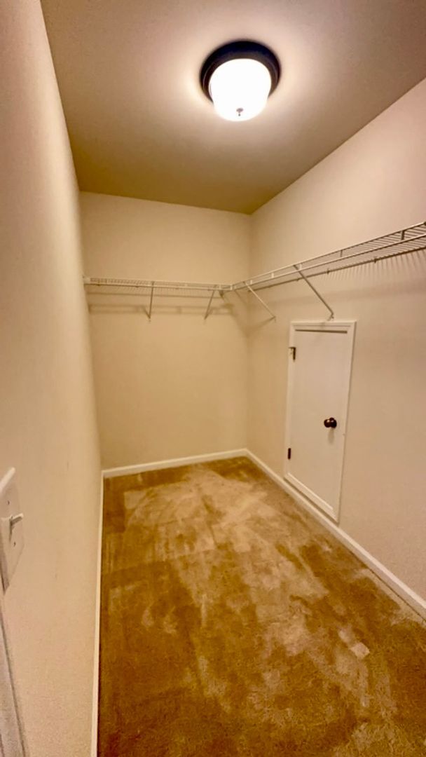 Building Photo - Experience the perfect blend of comfort & modern living in this beautiful home located in Northea...