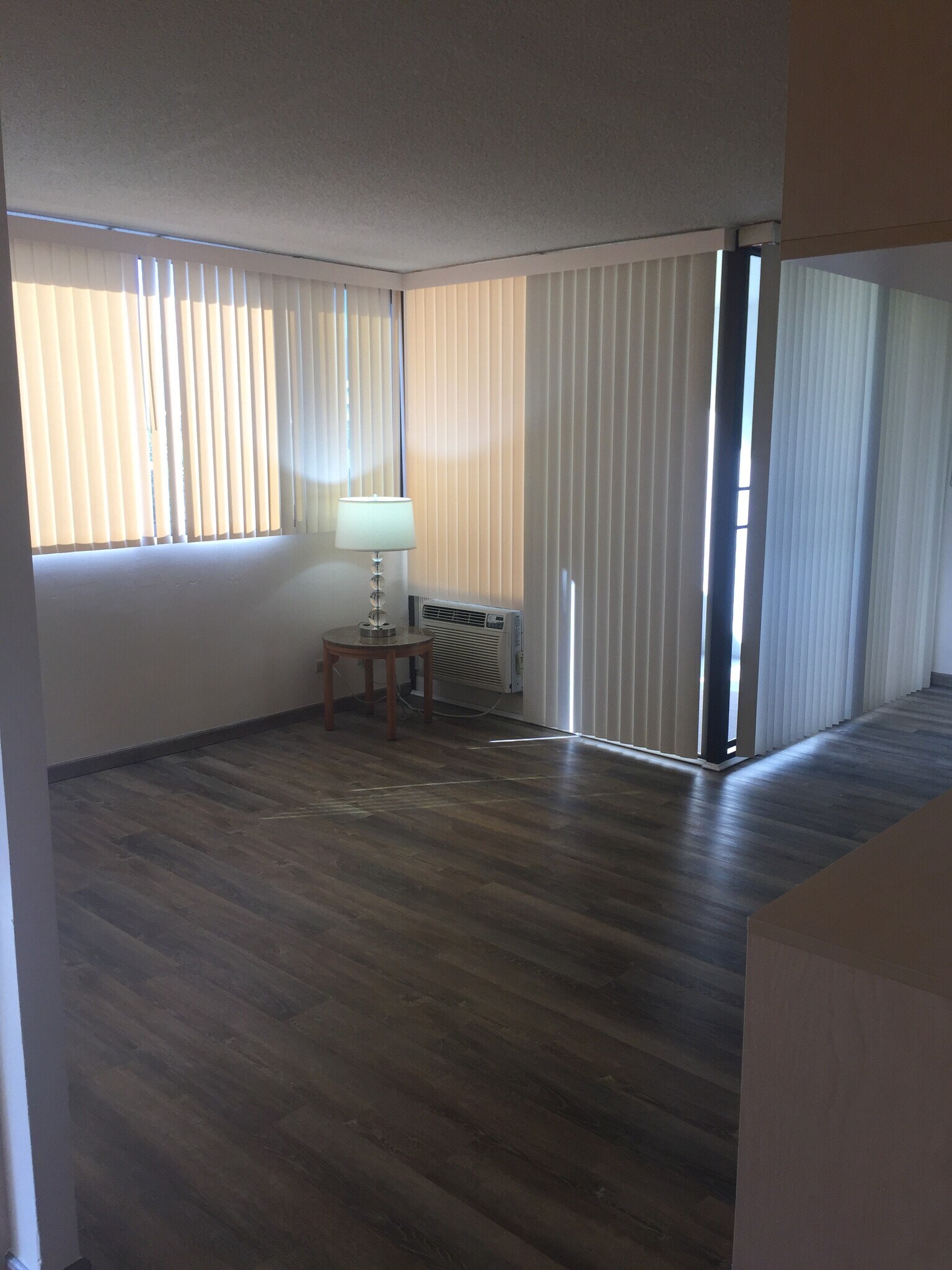 Building Photo - 1571 Piikoi St