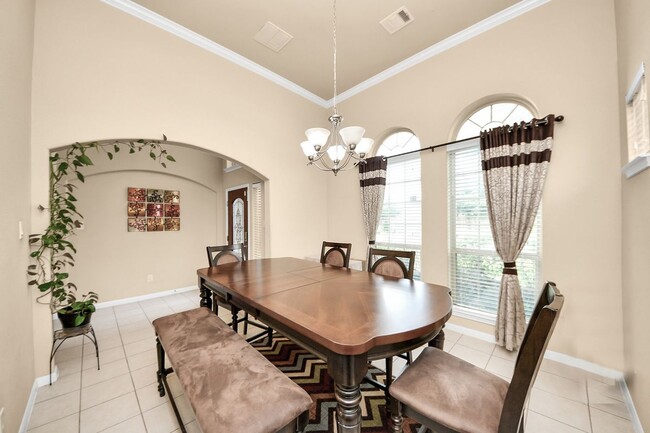 Building Photo - 28523 Pleasant Forest Dr