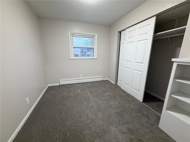 Building Photo - 212 42nd Ave NE