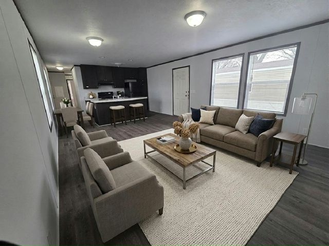 Building Photo - 547 Waxwing Ln