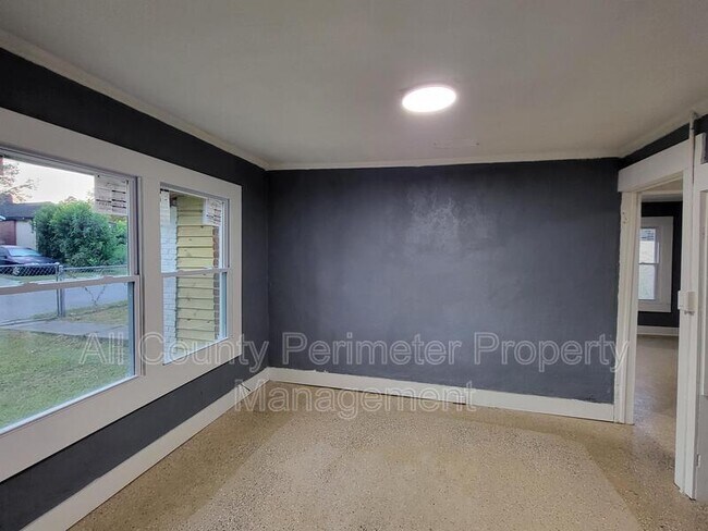 Building Photo - 2177 Adams Ave