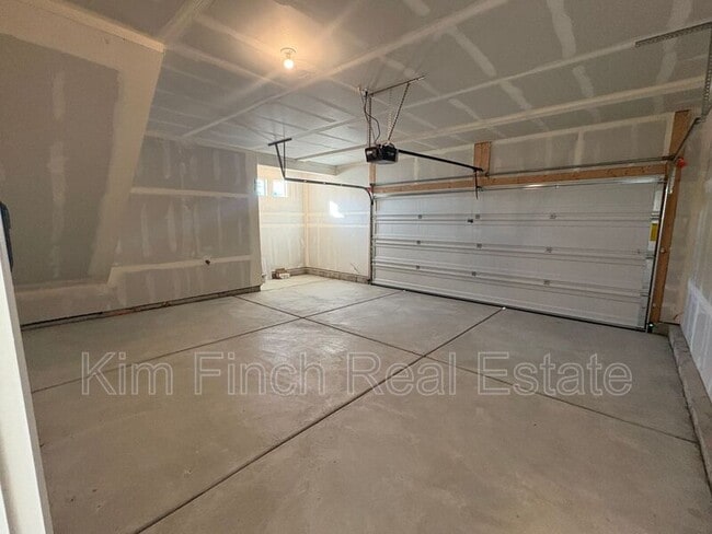 Building Photo - 56 E Portico Ln