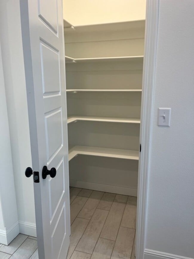 Building Photo - 1 year new Construction!