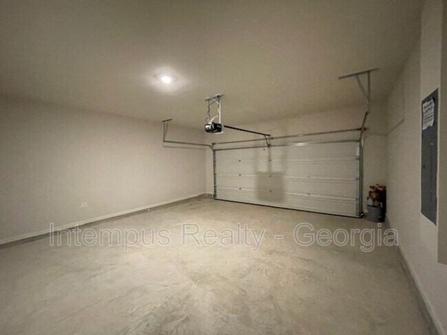 Building Photo - 44 Garnet Dr