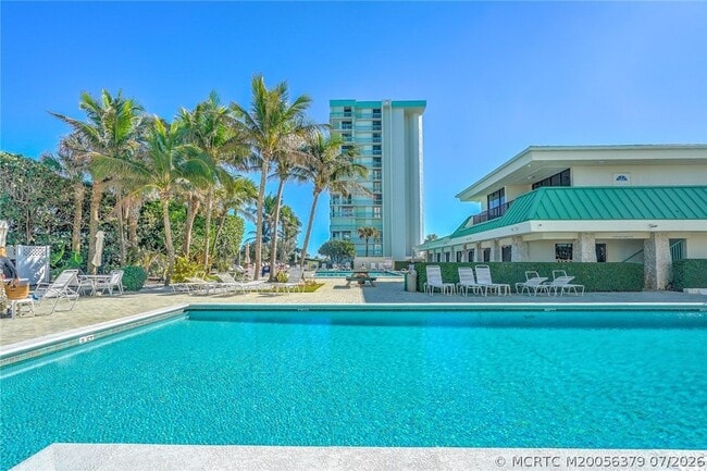 Building Photo - 9940 S Ocean Dr