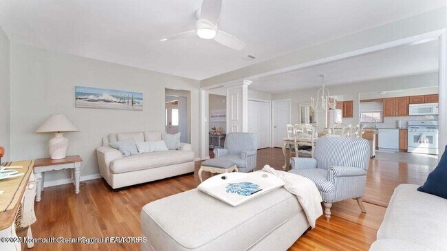 Building Photo - 308 Cove Dr