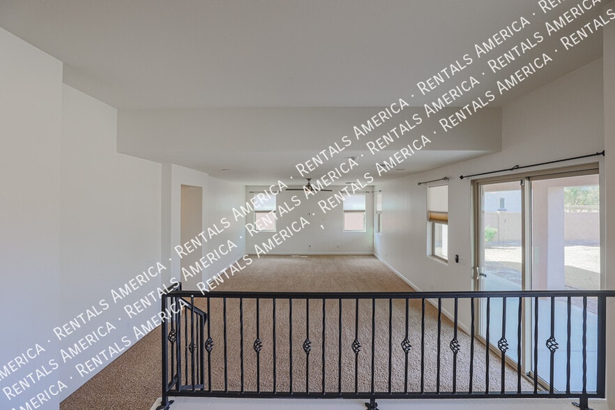 Building Photo - 654 E Sipapu Dr