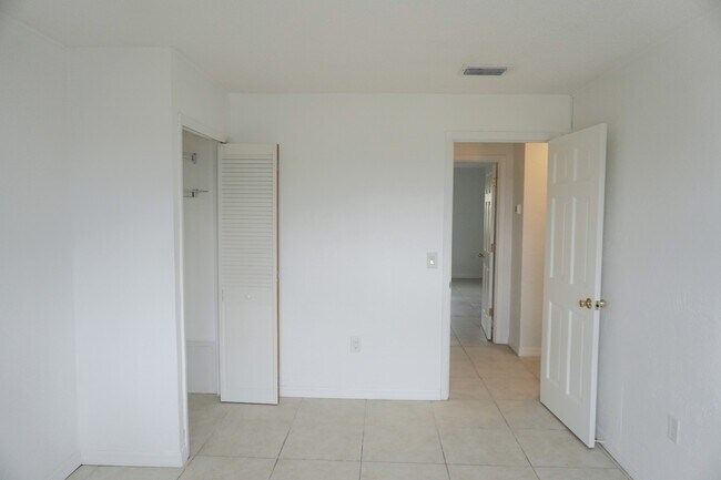 Building Photo - 1510 Ocean Shore Blvd