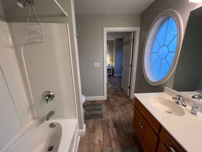 Building Photo - Stylish Downtown Traverse City Condo – Ful...