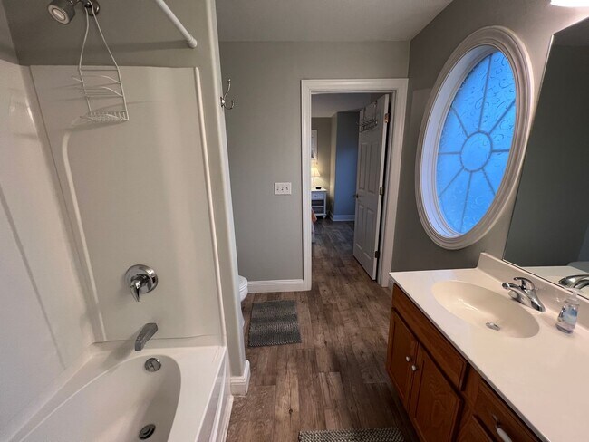 Building Photo - Stylish Downtown Traverse City Condo – Fully Furnished Winter Rental!