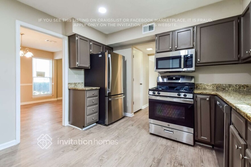 Building Photo - 640 Barrington Way