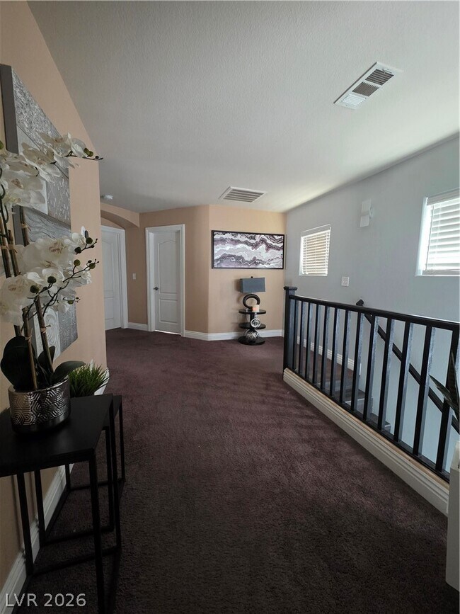 Building Photo - 7180 N Campbell Rd