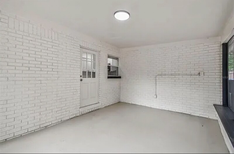 Building Photo - 1914 E Crenshaw St