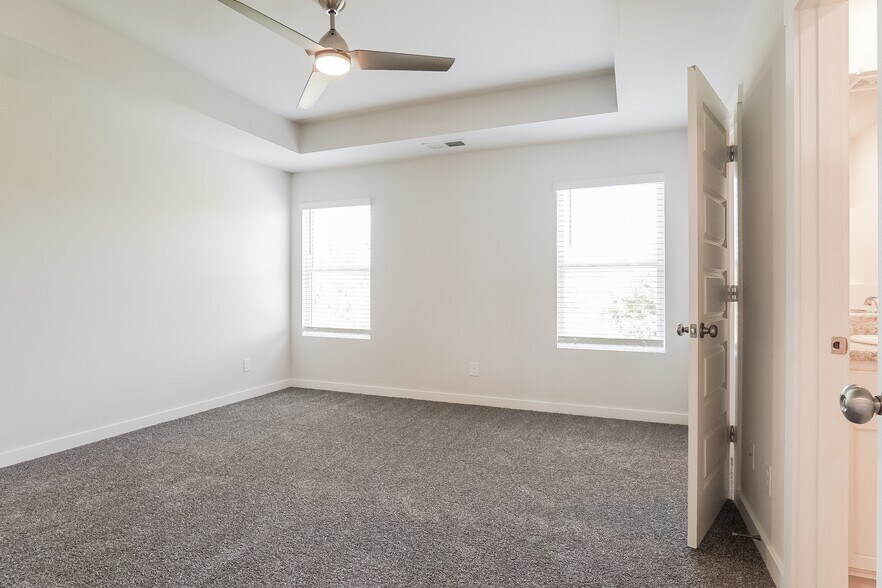 Building Photo - 5501 Cathwick Dr